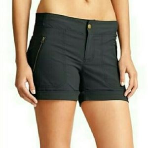 Athleta Trekkie Shorts in Black size 6